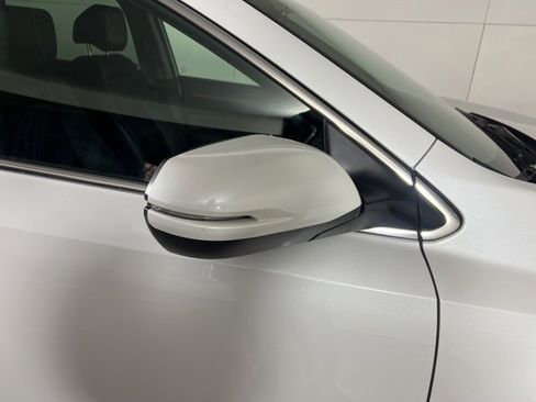 Used 2022 Honda CR-V EX-L image 9