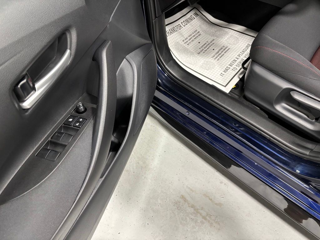 Used 2026 Toyota Corolla SE FWD image 9