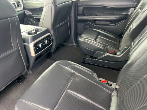 Used 2024 Ford Expedition XLT RWD image 5