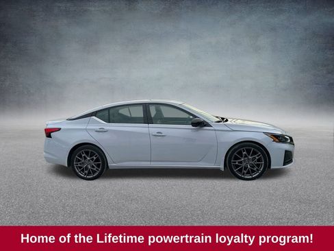 Used 2024 Nissan Altima 2.0 SR image 7