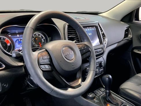 Used 2022 Jeep Cherokee Trailhawk w/ Premium Leather Package AWD/4WD image 17