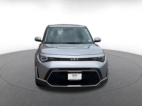 Used 2025 Kia Soul LX w/ LX Technology Package FWD image 4