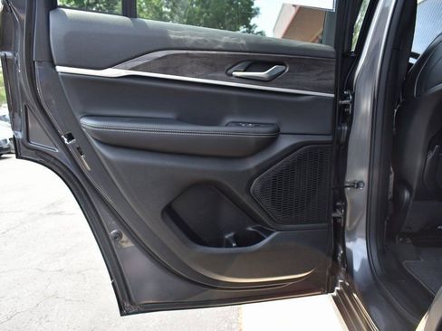 Used 2025 Jeep Grand Cherokee Limited w/ Black Appearance Package image 50