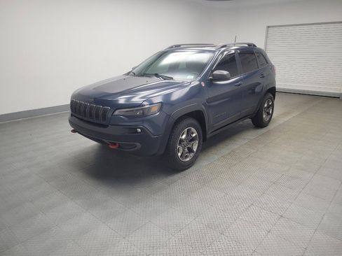 Used 2019 Jeep Cherokee Trailhawk w/ Comfort/Convenience Group AWD/4WD image 2