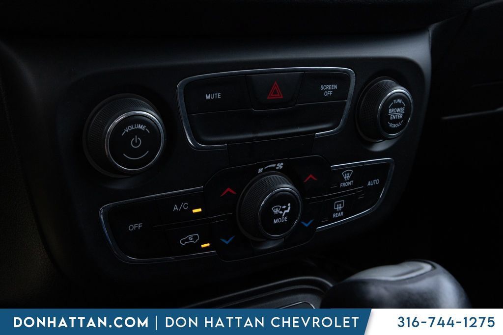 Used 2018 Jeep Compass Trailhawk w/ Cold Weather Group AWD/4WD image 12