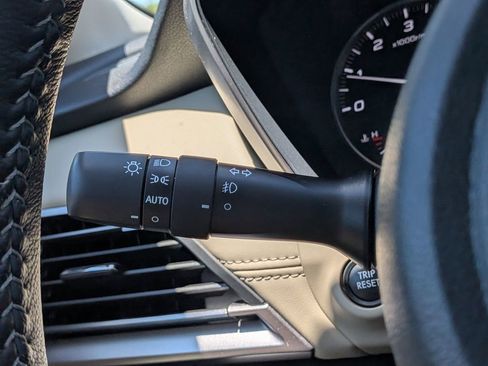 Certified 2025 Subaru Outback Limited image 32