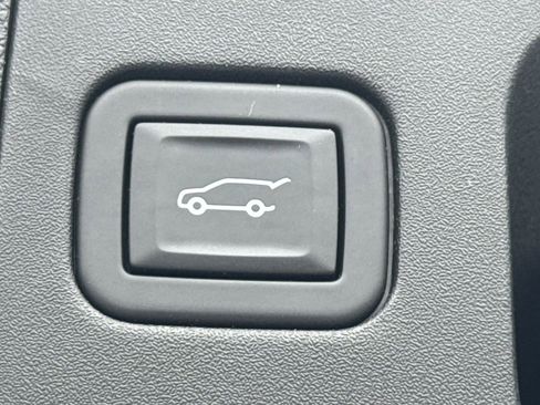 Used 2024 Cadillac XT4 Sport FWD image 19