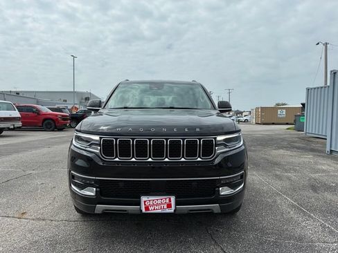 Used 2022 Jeep Wagoneer Series III AWD/4WD image 12