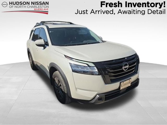Used 2022 Nissan Pathfinder SV w/ SV Premium Package AWD/4WD image 1