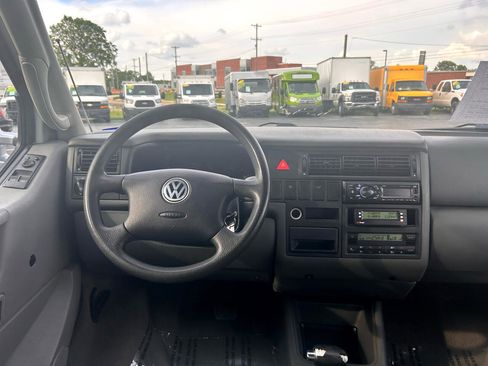 Used 2002 Volkswagen Eurovan GLS image 15
