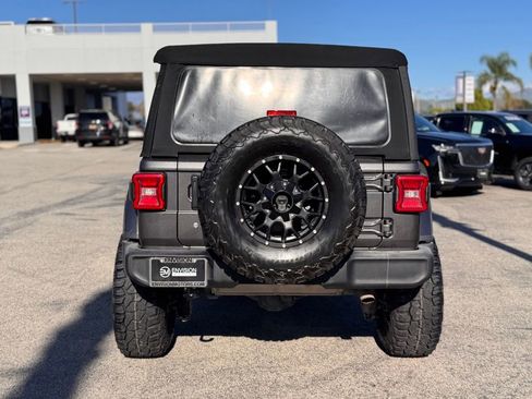 Used 2018 Jeep Wrangler Unlimited Sport image 11