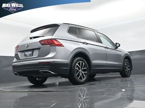 Used 2021 Volkswagen Tiguan SE image 23