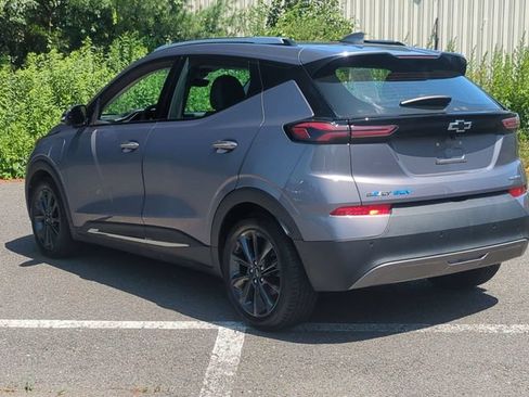 Used 2022 Chevrolet Bolt EUV Premier w/ Launch Edition FWD image 8