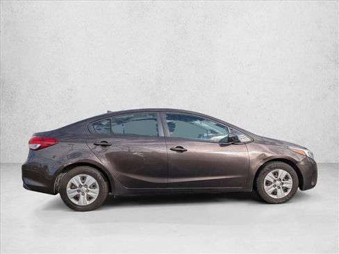 Used 2018 Kia Forte LX image 4