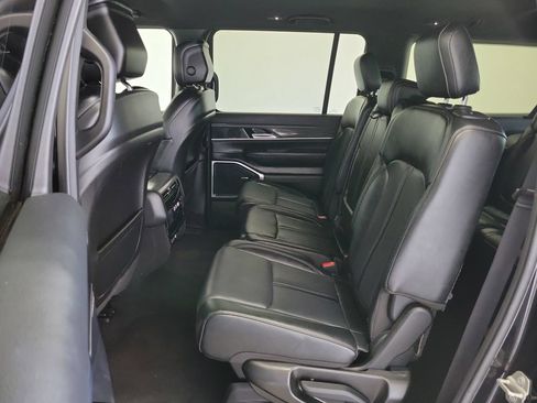 Used 2024 Jeep Wagoneer L Series II AWD/4WD image 13