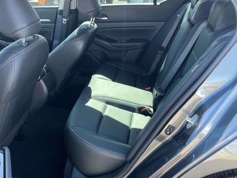Used 2023 Nissan Altima 2.5 SR w/ SR Premium Package FWD image 16