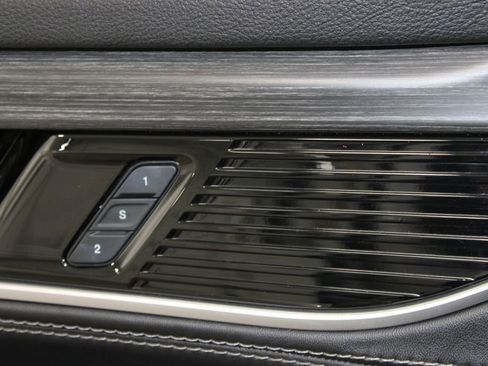 Used 2023 Jeep Wagoneer Series II image 42