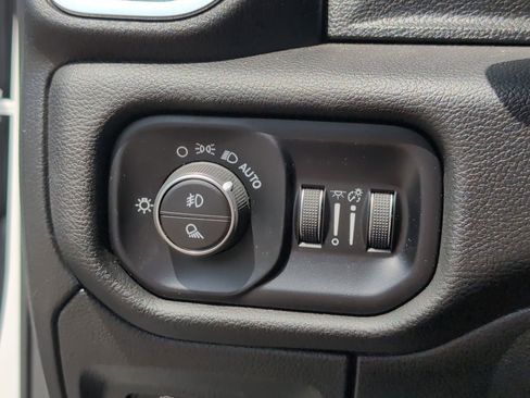 Used 2025 RAM 1500 Laramie AWD/4WD image 24