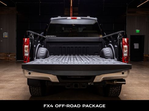 Used 2020 Ford F250 XLT w/ XLT Premium Package image 8