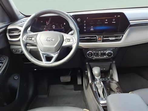 Used 2025 Chevrolet TrailBlazer ACTIV w/ Convenience Package image 19