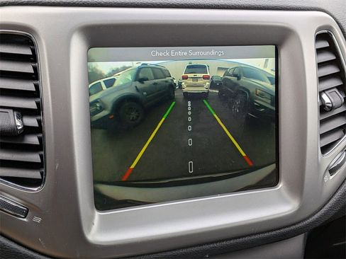 Certified 2019 Jeep Compass Latitude w/ Popular Equipment Group image 18