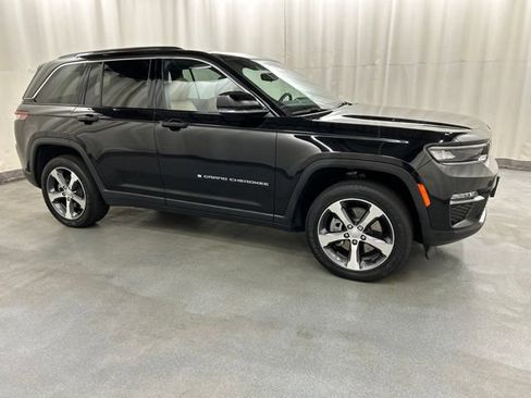 Used 2023 Jeep Grand Cherokee 4WD 4xe image 1