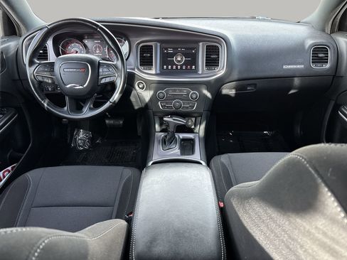 Used 2019 Dodge Charger SXT image 12