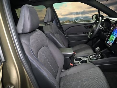 Used 2025 Subaru Forester Premium AWD/4WD image 66