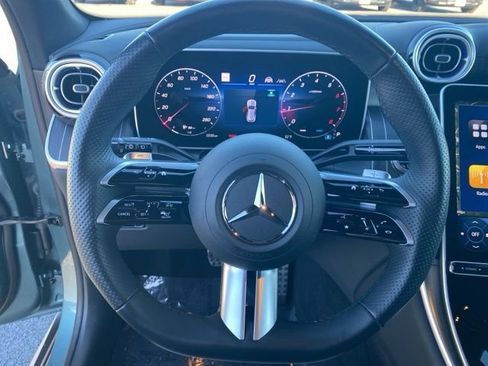Used 2025 Mercedes-Benz GLC 300 4MATIC image 17