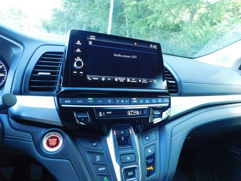 Certified 2025 Honda Odyssey EX-L image 10
