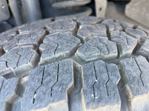 Used 2018 RAM 2500 Tradesman w/ Chrome Appearance Group image 5