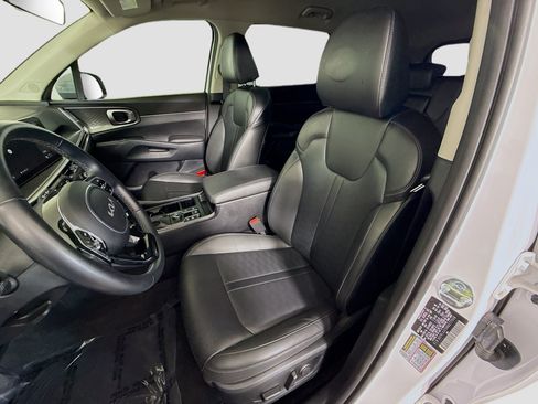Used 2024 Kia Sorento S FWD image 22