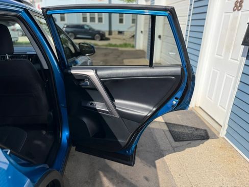 Used 2016 Toyota RAV4 XLE AWD/4WD image 34