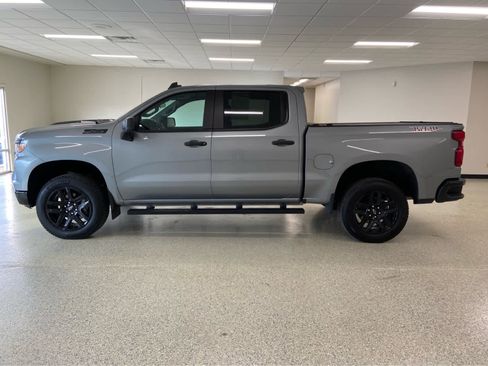 Used 2024 Chevrolet Silverado 1500 Custom Trail Boss w/ LPO, Dark Essentials Package image 9