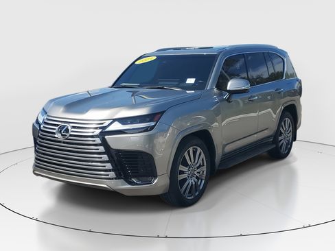 Used 2023 Lexus LX 600 4WD w/ Ultra Luxury Package image 4