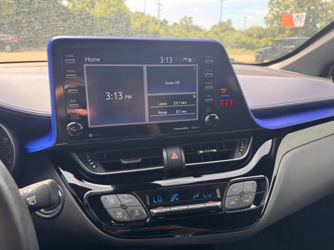 Used 2020 Toyota C-HR XLE FWD image 15
