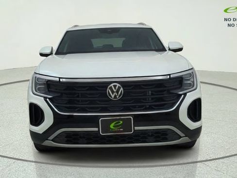Used 2026 Volkswagen Atlas Cross Sport SE AWD/4WD image 4