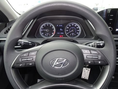Used 2021 Hyundai Sonata SE image 19