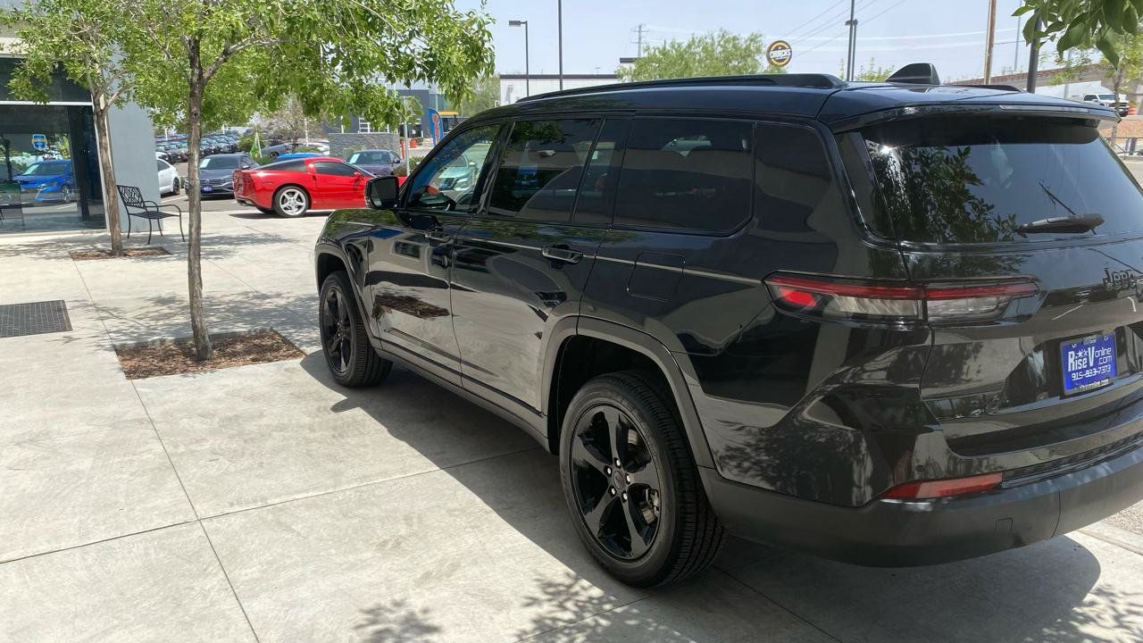 Used 2023 Jeep Grand Cherokee L Laredo AWD/4WD image 10
