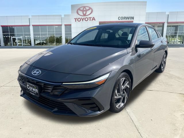 Used 2025 Hyundai Elantra SEL FWD image 7