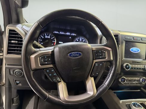 Used 2021 Ford Expedition XLT RWD image 16