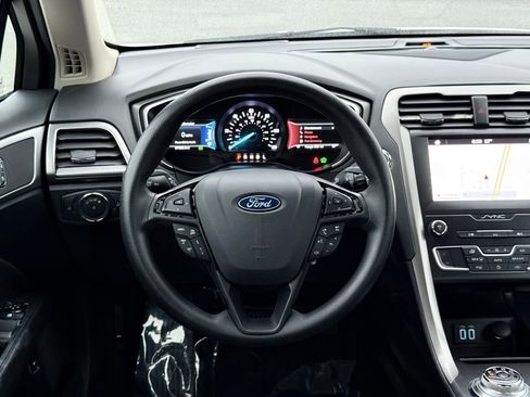 Used 2019 Ford Fusion SE FWD image 23