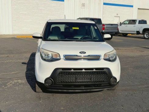 Used 2015 Kia Soul Base image 3