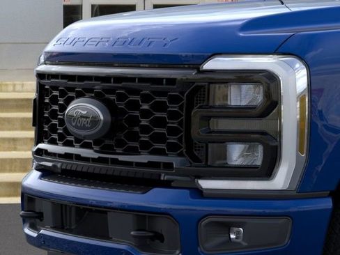 New 2026 Ford F250 Lariat w/ Black Appearance Package AWD/4WD image 17