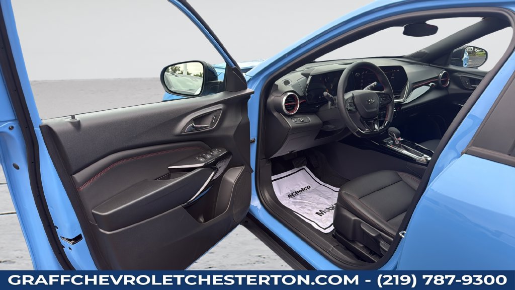 Used 2024 Chevrolet Trax RS w/ Driver Confidence Package FWD image 24