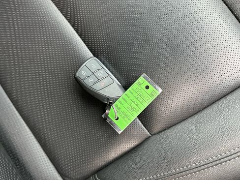 Used 2024 GMC Sierra 1500 SLT image 33