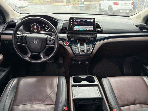 Used 2025 Honda Odyssey Elite image 9