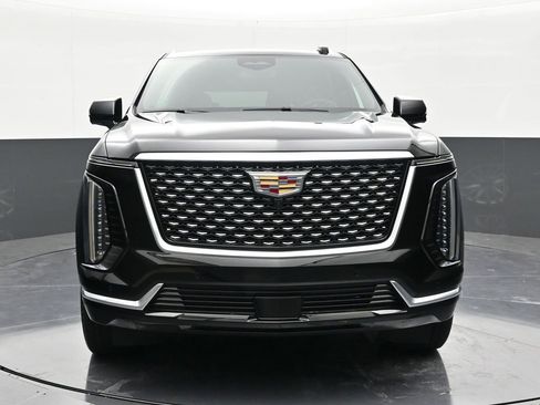 Certified 2025 Cadillac Escalade ESV Luxury RWD image 8