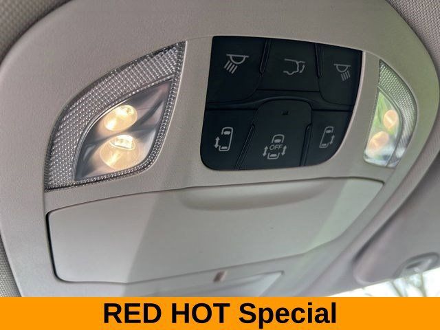 Used 2023 Chrysler Pacifica Touring-L FWD image 26