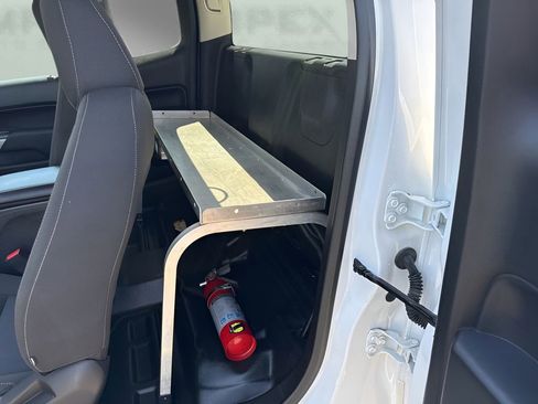 Used 2022 Chevrolet Colorado LT w/ Fleet Safety Package RWD image 10